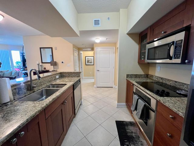 975 NW Flagler Avenue, Stuart, FL 34994