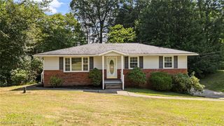 6914 Stonecreek Avenue NE, Canton, OH 44721