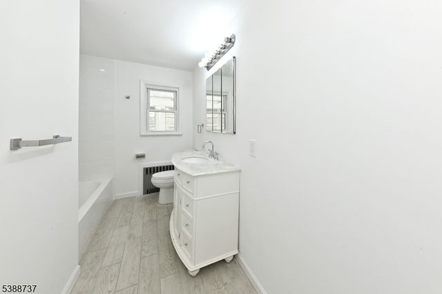 47 Myrtle Ave, Clifton City, NJ 07014