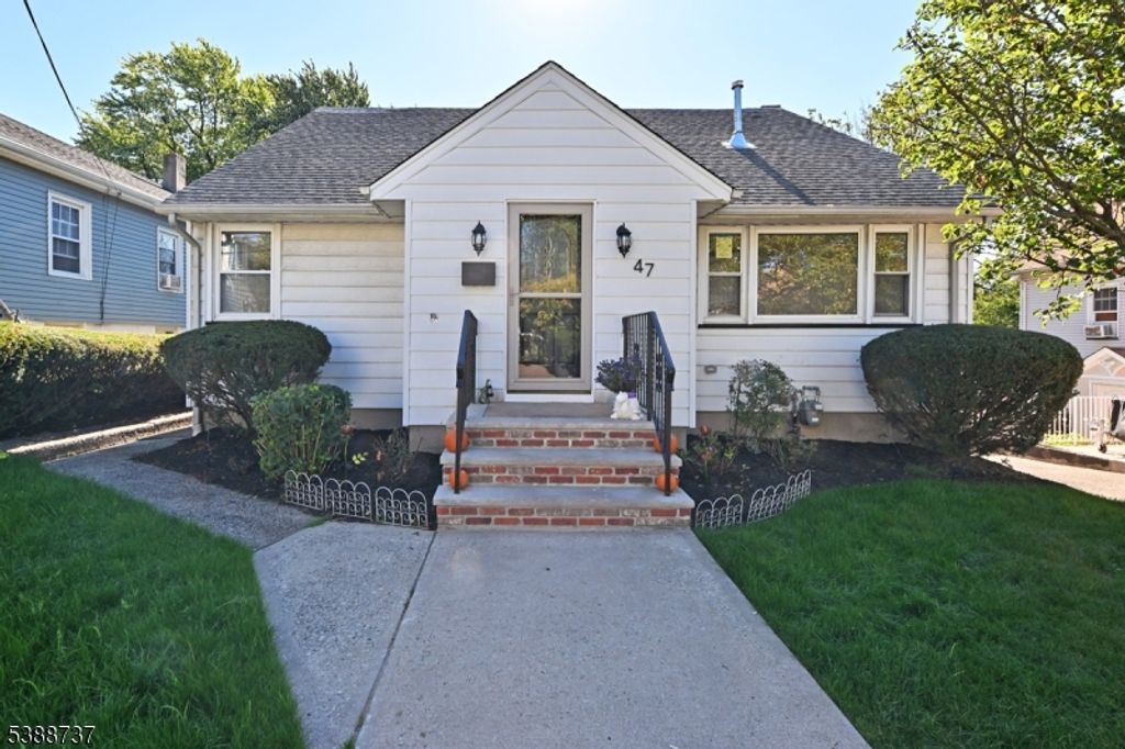 47 Myrtle Ave, Clifton City, NJ 07014