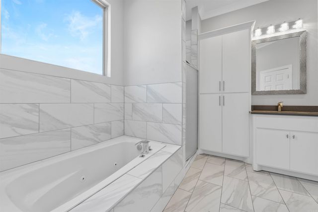 7926 S Shoreline Boulevard, Benton, AR 72019