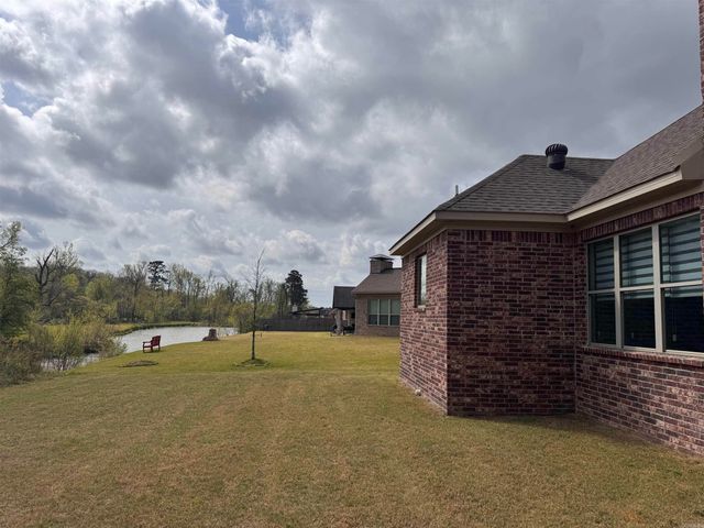 7926 S Shoreline Boulevard, Benton, AR 72019