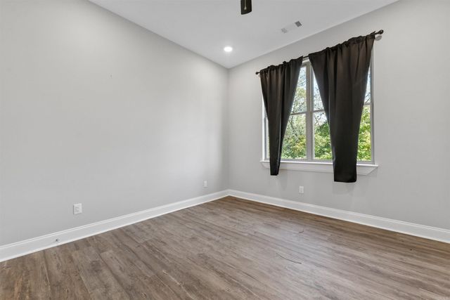 7926 S Shoreline Boulevard, Benton, AR 72019