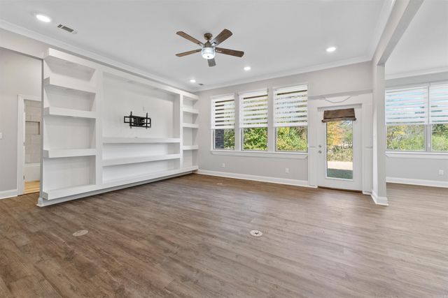 7926 S Shoreline Boulevard, Benton, AR 72019