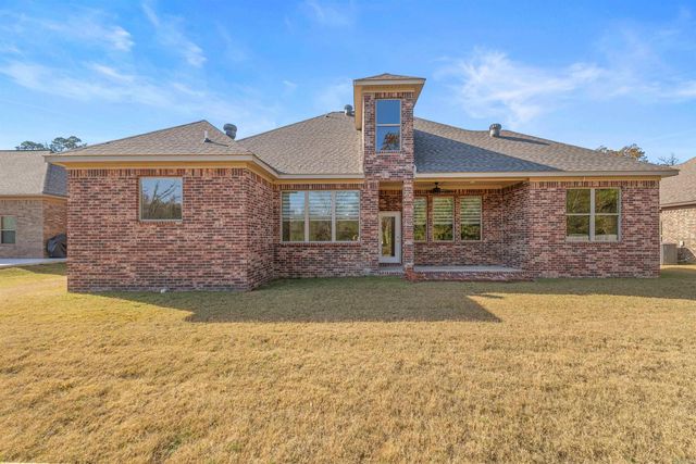 7926 S Shoreline Boulevard, Benton, AR 72019