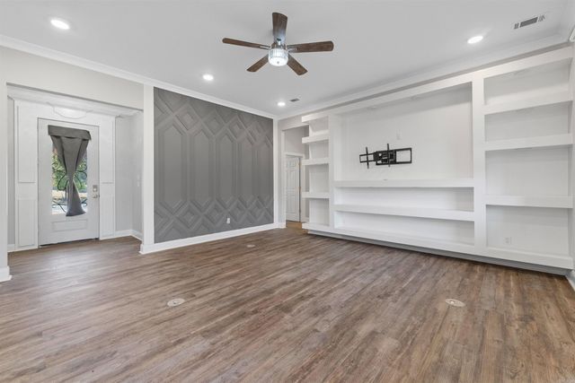 7926 S Shoreline Boulevard, Benton, AR 72019