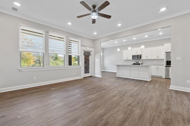 7926 S Shoreline Boulevard, Benton, AR 72019