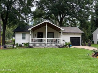 758 Robinhood Road, Jackson, MS 39206