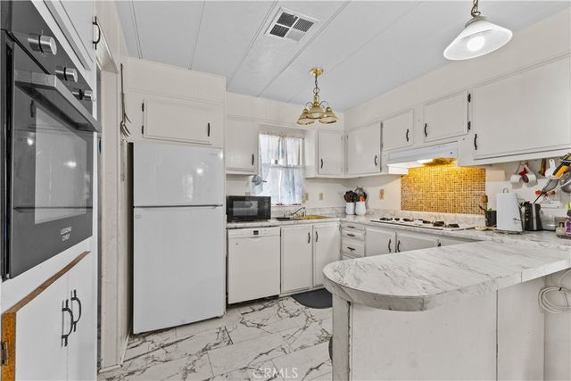 881 N Lake st 313, Hemet, CA 92544