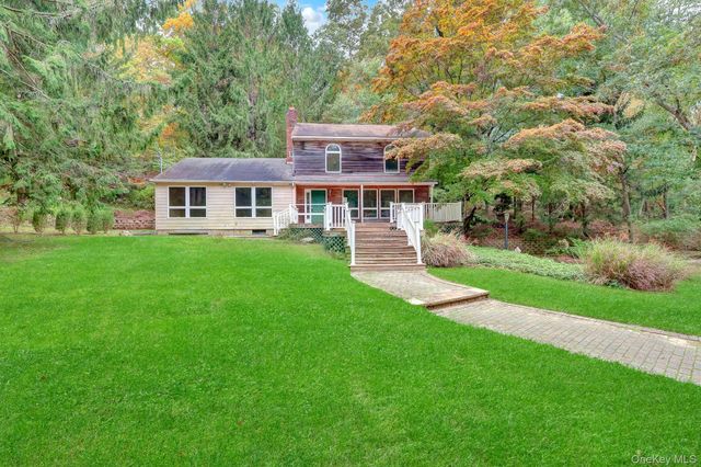 56 E Bartlett Road, Middle Island, NY 11953