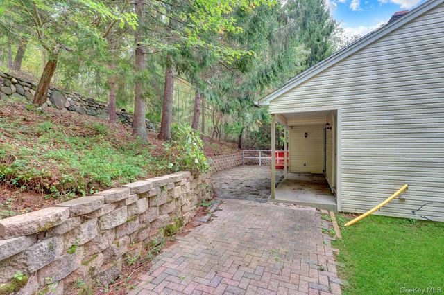 56 E Bartlett Road, Middle Island, NY 11953