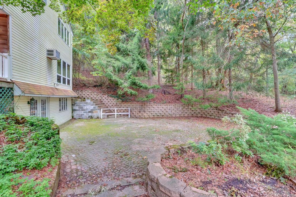 56 E Bartlett Road, Middle Island, NY 11953 — photo 3