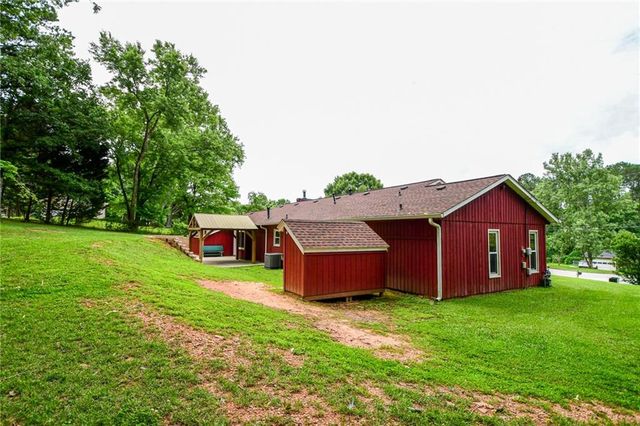 125 Point View Court, Tyrone, GA 30290