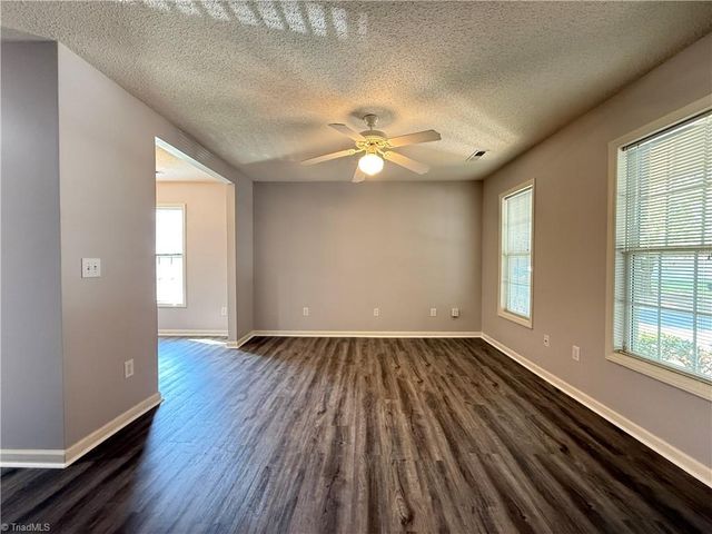 172 Cameron Way Circle, Winston-salem, NC 27103