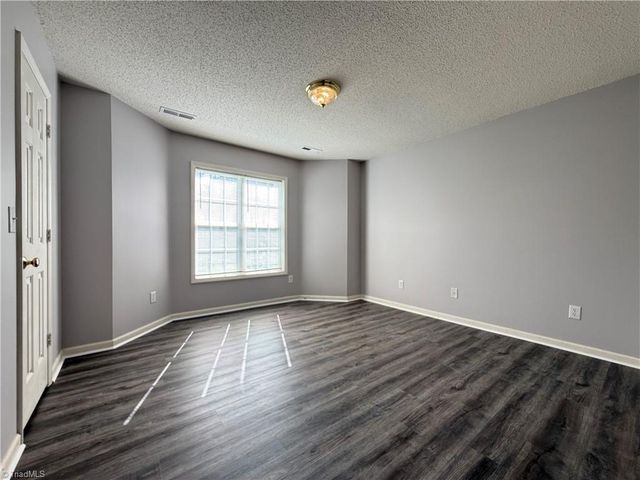 172 Cameron Way Circle, Winston-salem, NC 27103