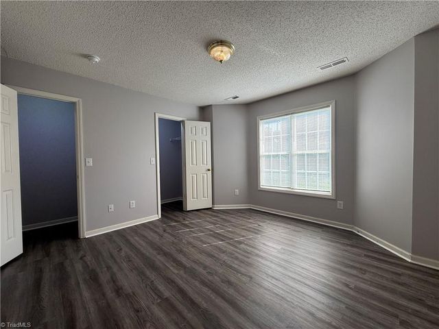 172 Cameron Way Circle, Winston-salem, NC 27103