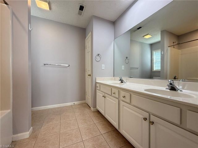 172 Cameron Way Circle, Winston-salem, NC 27103