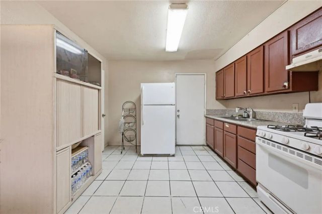 16445 Arrow Blvd, Fontana, CA 92335