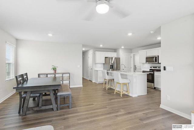 11615 Port Royal Drive, Papillion, NE 68046