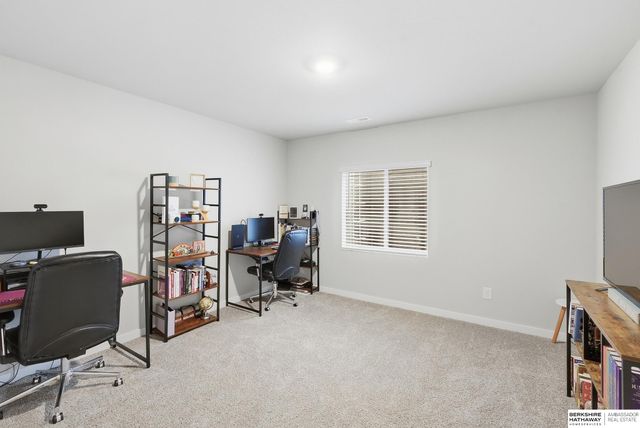 11615 Port Royal Drive, Papillion, NE 68046