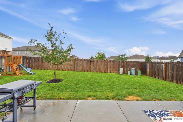 11615 Port Royal Drive, Papillion, NE 68046