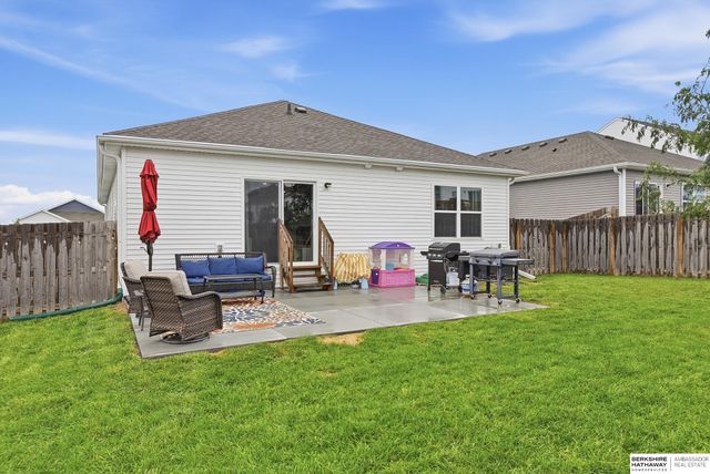 11615 Port Royal Drive, Papillion, NE 68046