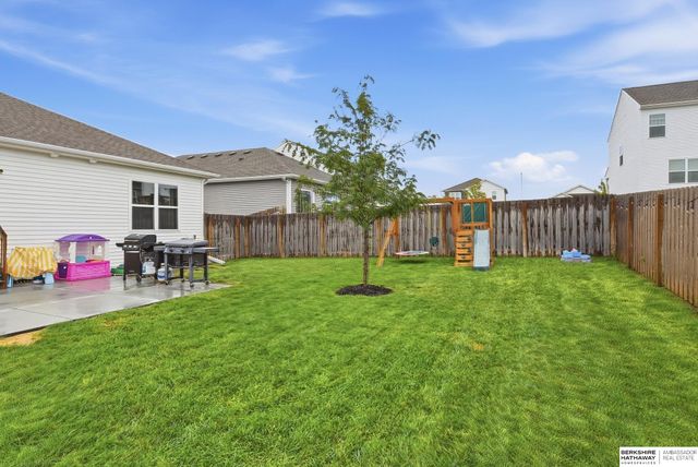 11615 Port Royal Drive, Papillion, NE 68046