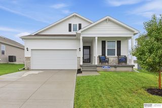 11615 Port Royal Drive, Papillion, NE 68046