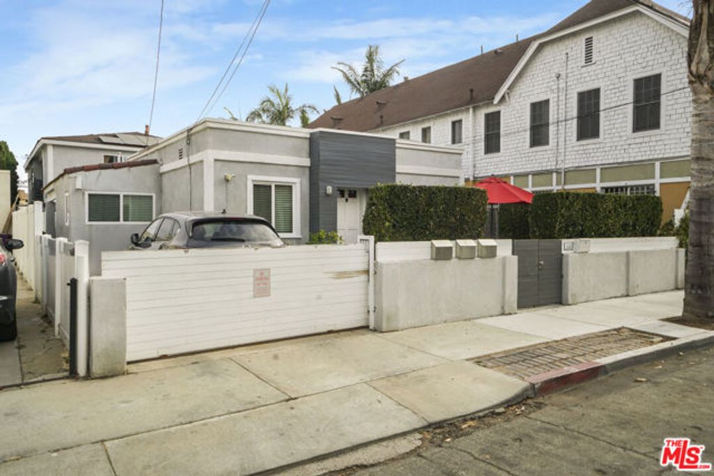 1719 E Florida Street, Long Beach, CA 90802