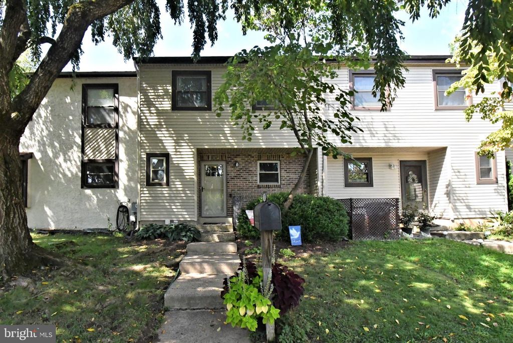 152 KNOX CT, SOUTHAMPTON, PA 18966 — exterior