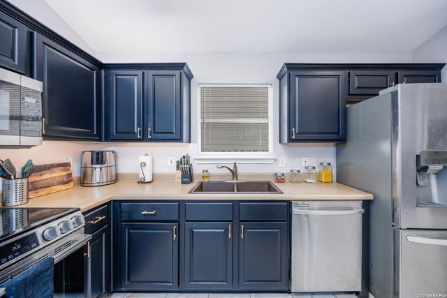 8218 Maloy Manor, San Antonio, TX 78250