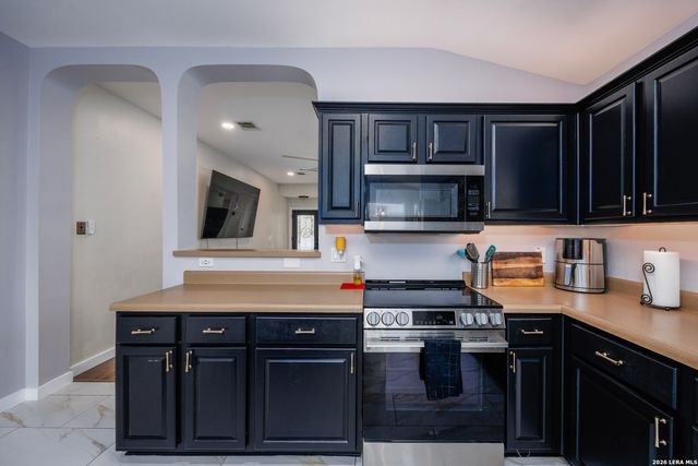 8218 Maloy Manor, San Antonio, TX 78250