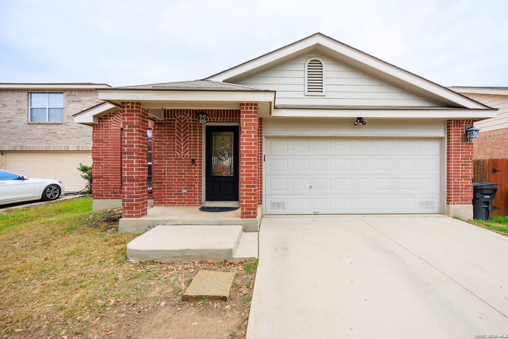 8218 Maloy Manor, San Antonio, TX 78250