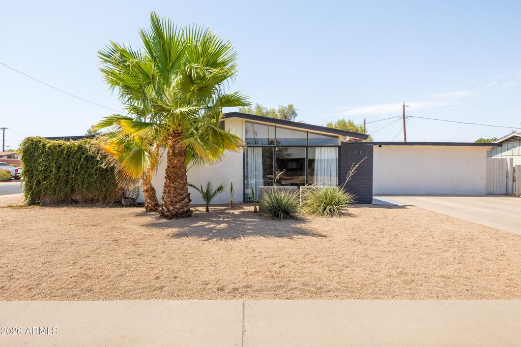 2913 W MADRAS Lane, Phoenix, AZ 85053 — photo 2