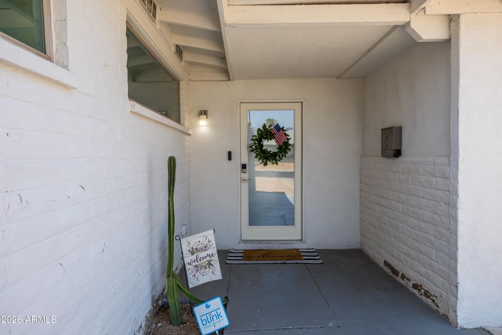 2913 W MADRAS Lane, Phoenix, AZ 85053 — photo 4