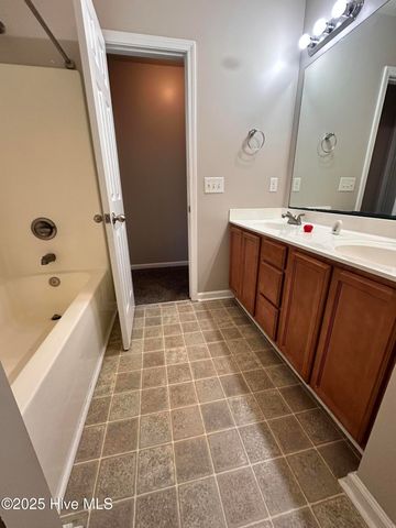 307 Caldwell Loop, Jacksonville, NC 28546