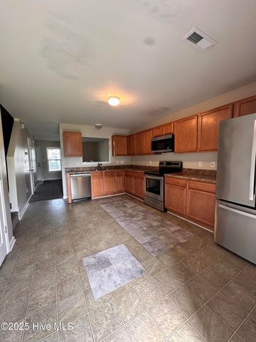 307 Caldwell Loop, Jacksonville, NC 28546