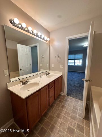 307 Caldwell Loop, Jacksonville, NC 28546