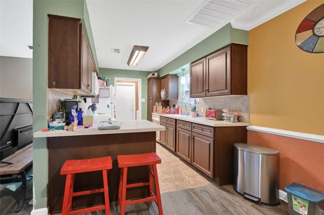 1100 N Heron Drive, Seabrook, TX 77586