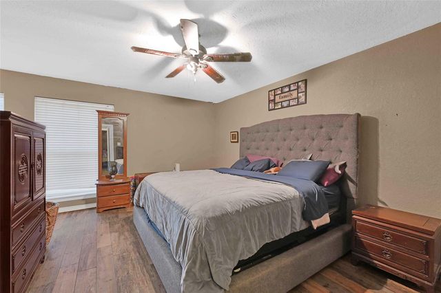 1100 N Heron Drive, Seabrook, TX 77586