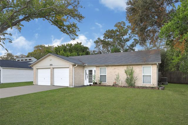1100 N Heron Drive, Seabrook, TX 77586
