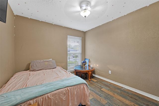 1100 N Heron Drive, Seabrook, TX 77586