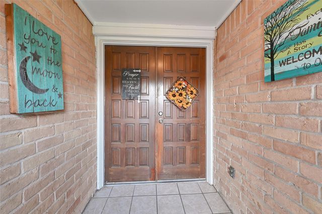1100 N Heron Drive, Seabrook, TX 77586
