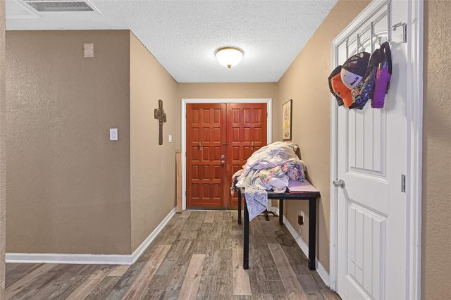 1100 N Heron Drive, Seabrook, TX 77586