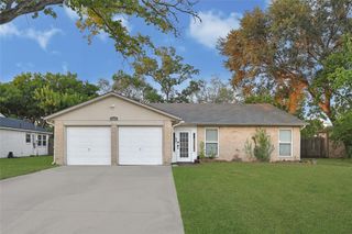 1100 N Heron Drive, Seabrook, TX 77586