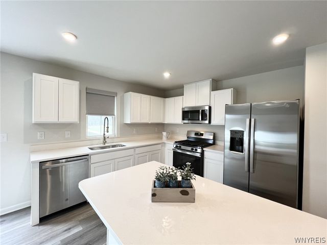 15 Grant Court, West Seneca, NY 14218