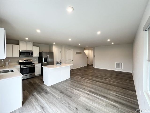 15 Grant Court, West Seneca, NY 14218