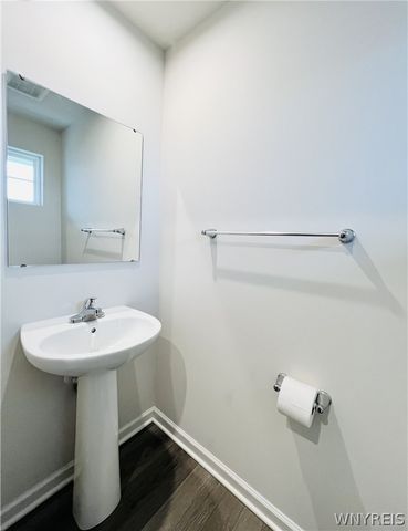 15 Grant Court, West Seneca, NY 14218