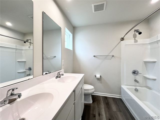 15 Grant Court, West Seneca, NY 14218