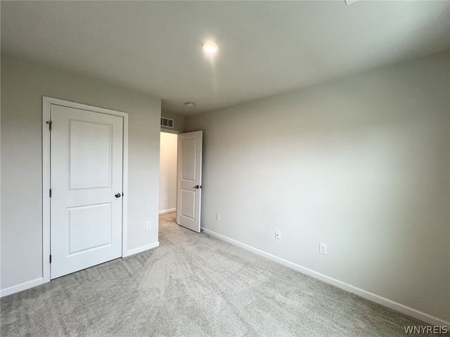 15 Grant Court, West Seneca, NY 14218